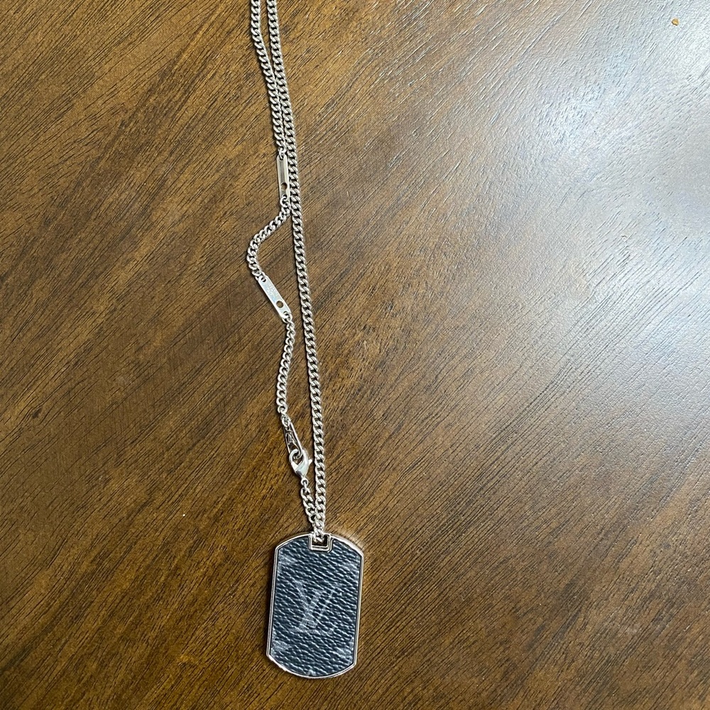 Louis Vuitton men’s necklace
